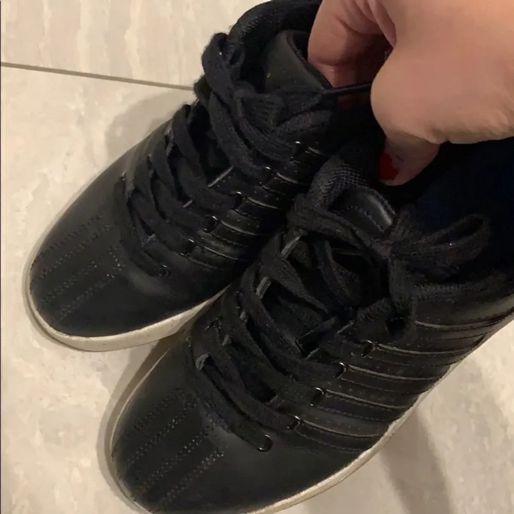 🎉1 hr sale 🎉K-Swiss boy shoes 👟
